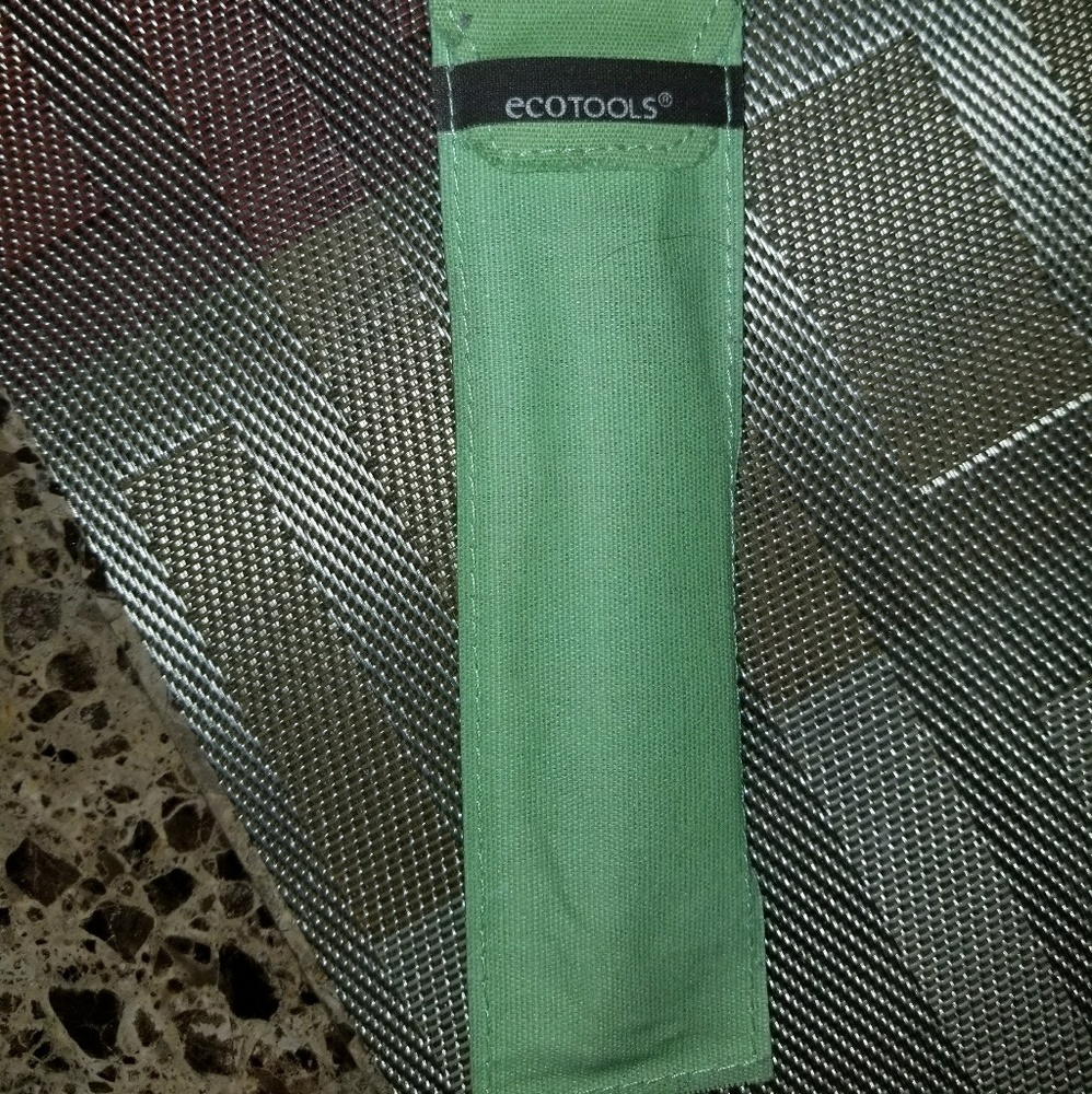 NEW Eco Tools Precision Blush Brush - Picture 2 of 2